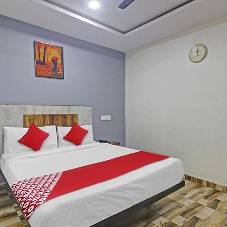 Super Hotel O Sri Sai Regency Гайдарабад Екстер'єр фото