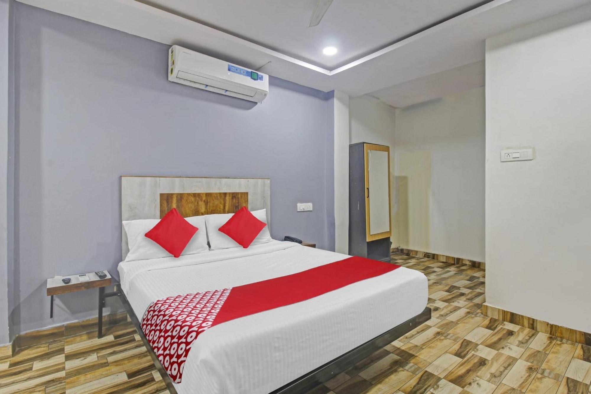 Super Hotel O Sri Sai Regency Гайдарабад Екстер'єр фото