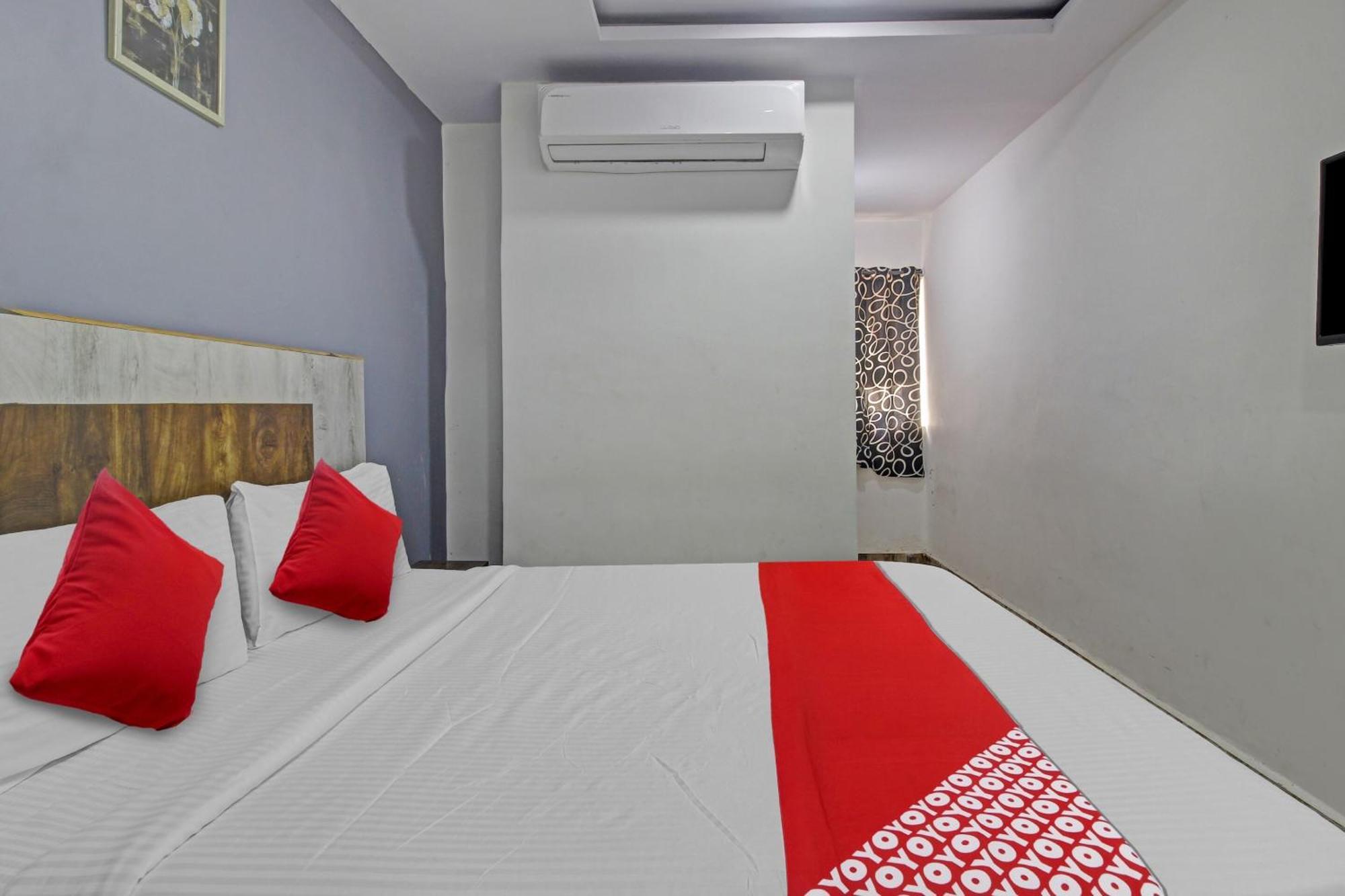 Super Hotel O Sri Sai Regency Гайдарабад Екстер'єр фото