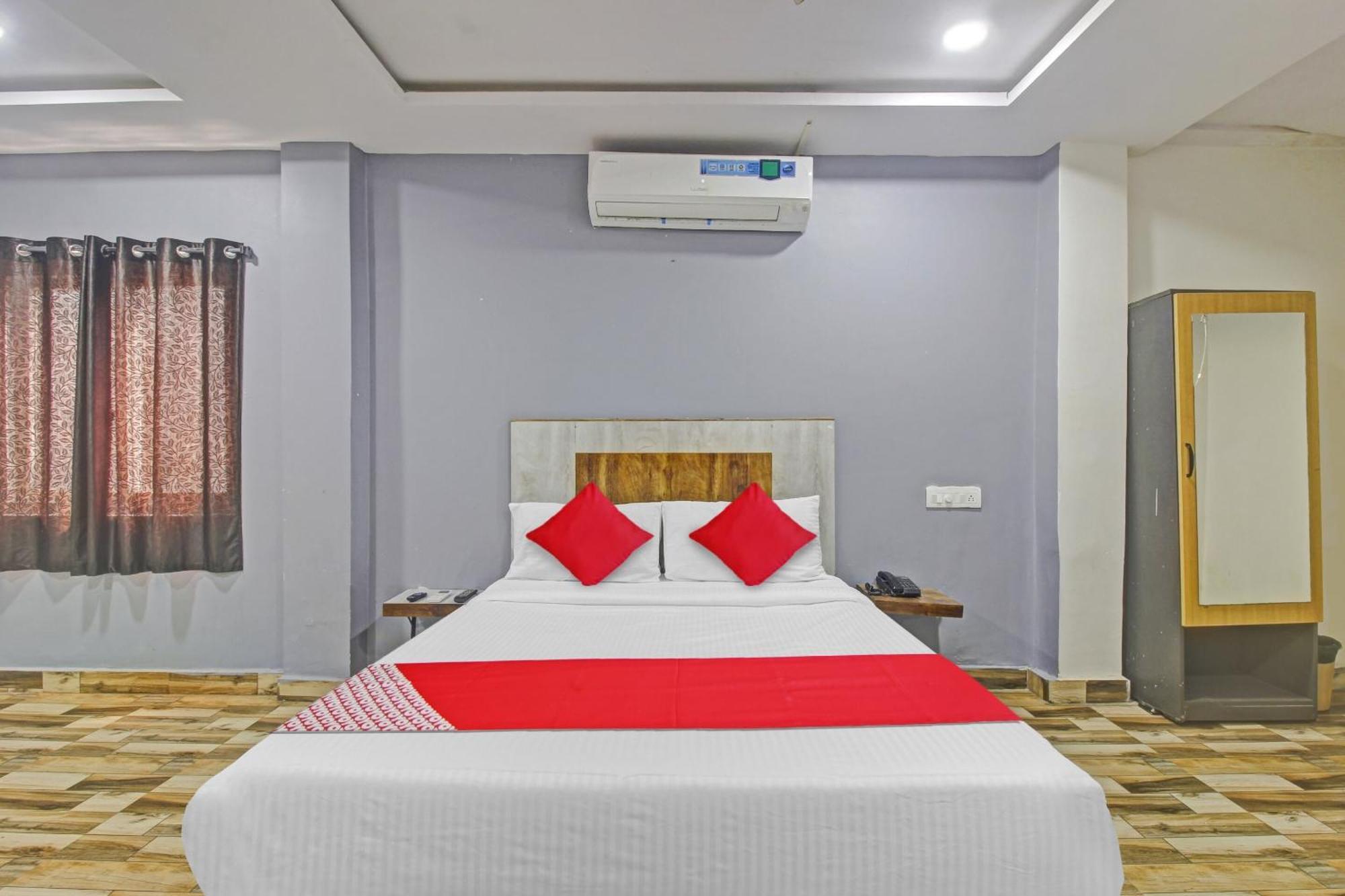 Super Hotel O Sri Sai Regency Гайдарабад Екстер'єр фото