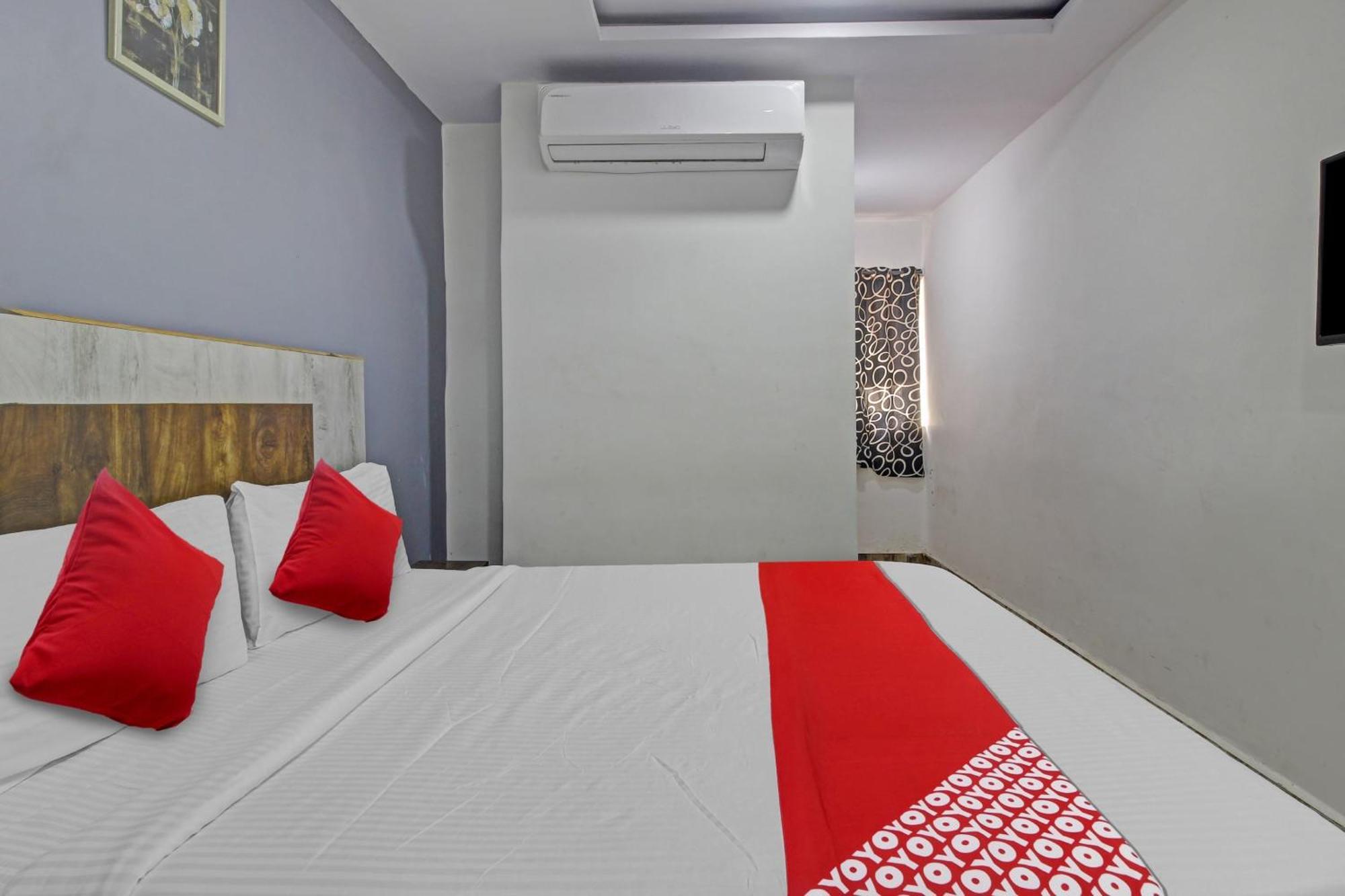 Super Hotel O Sri Sai Regency Гайдарабад Екстер'єр фото