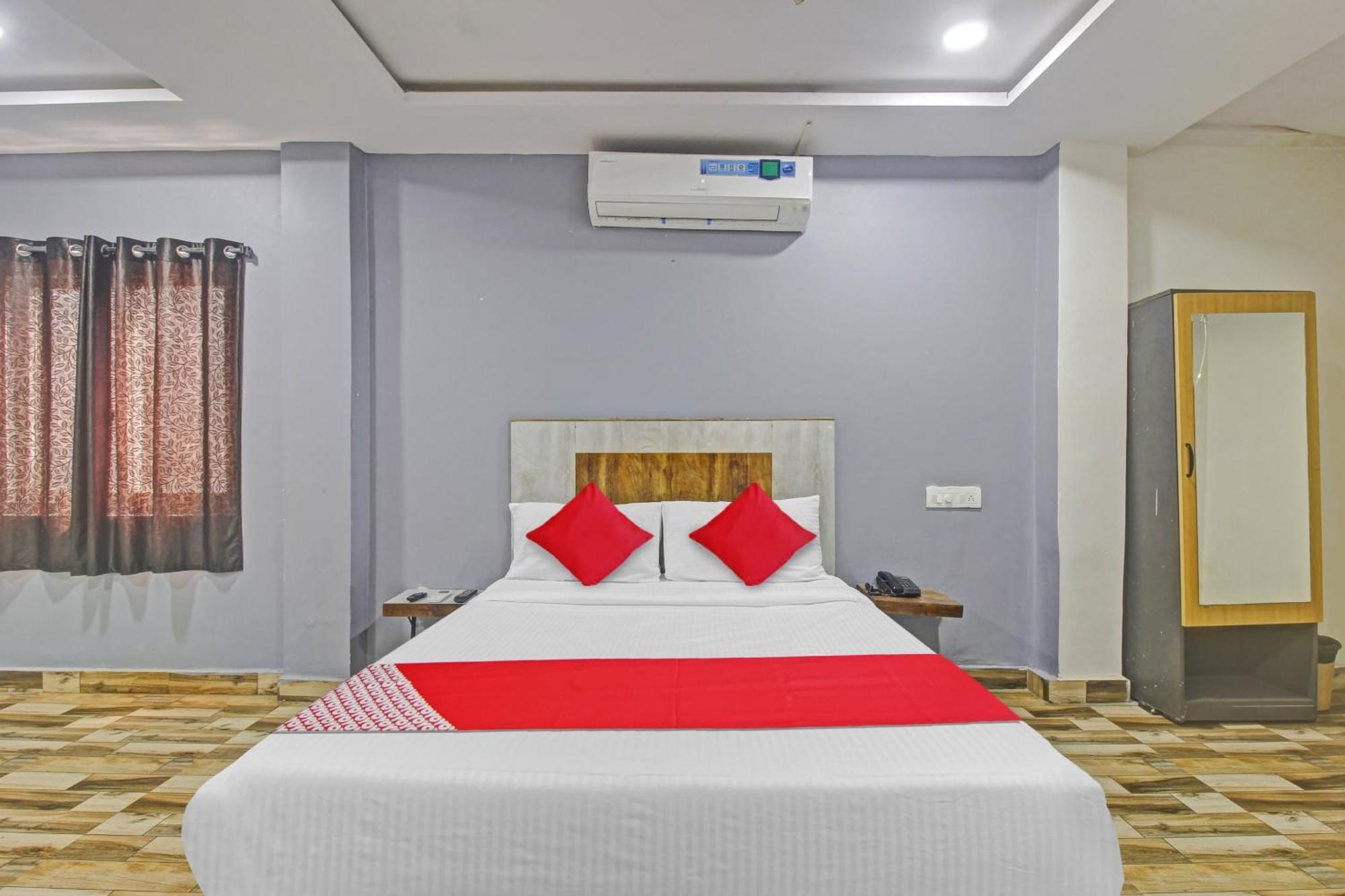 Super Hotel O Sri Sai Regency Гайдарабад Екстер'єр фото